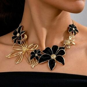 Chic Black and Gold Floral Necklace